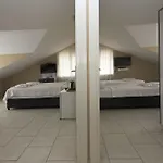ホテル Peace