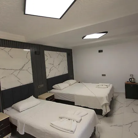 Peace Hotel 2*