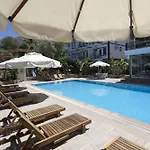 Peace Hotel 2*