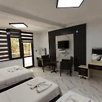 Hotel Peace 2*