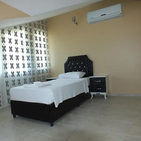 Hotel Peace 2*