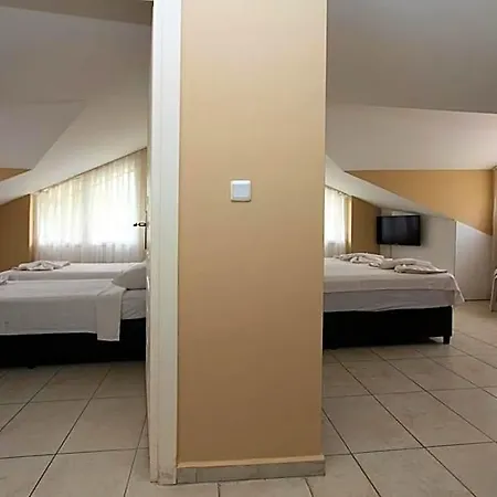 Peace Hotel 2*